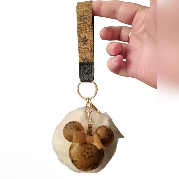 Handbags - Minnie Mouse faux-leather pompom fashion keychain nwt